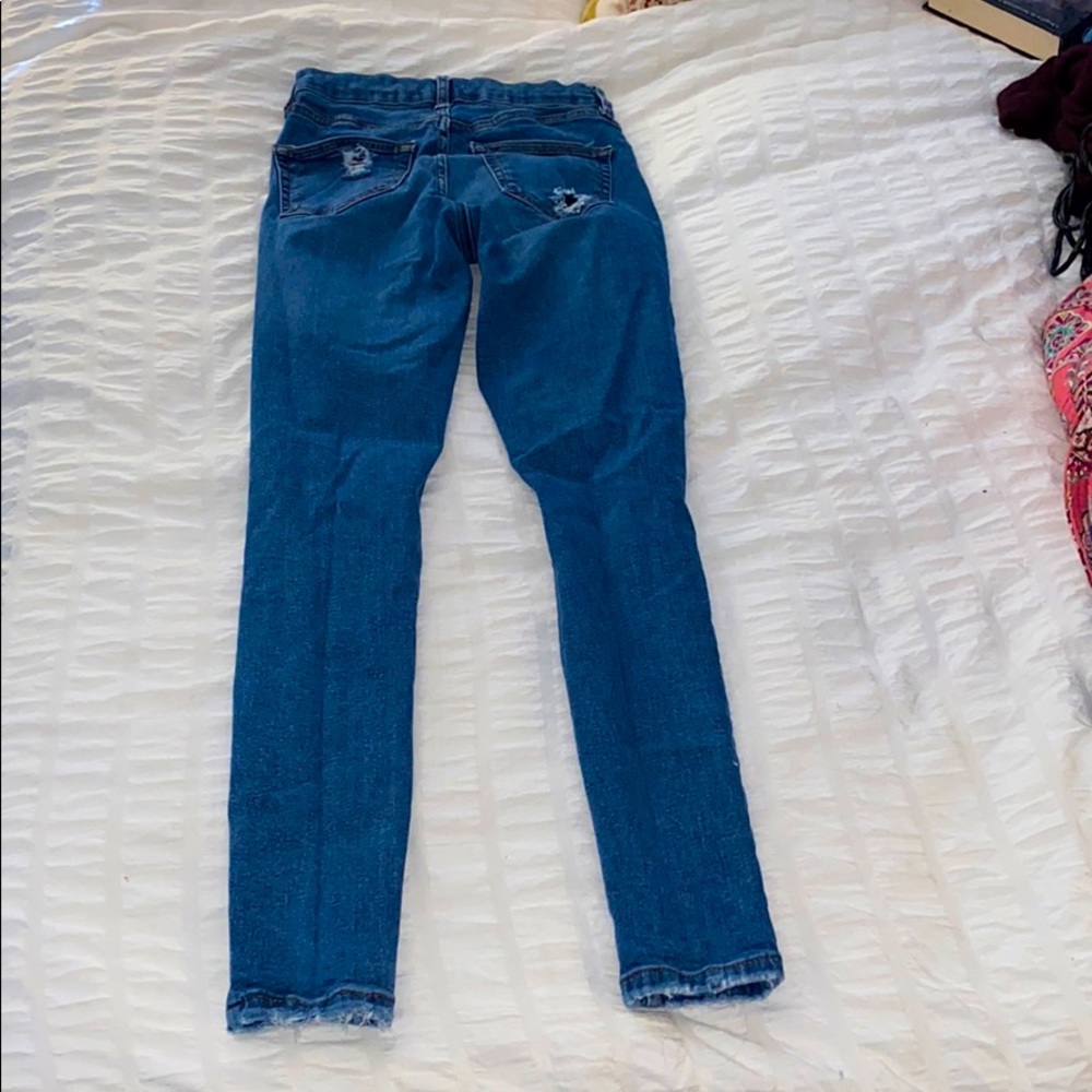 Topshop Ripped Jamie Jeans - Picture 2 of 8
